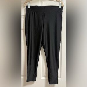 Torrid black shine leggings Size 1
